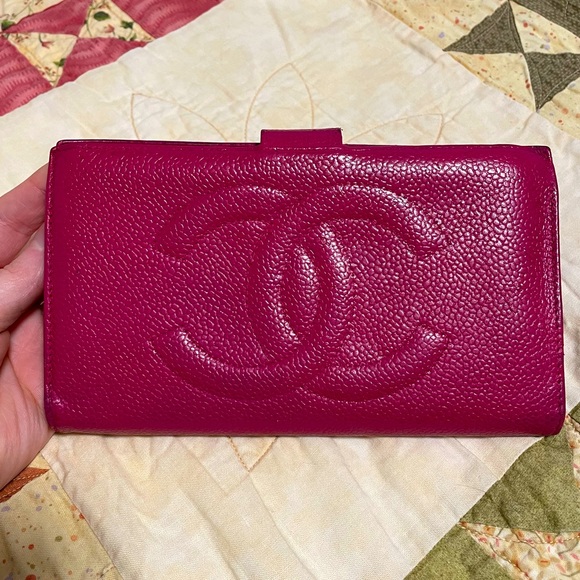 CHANEL Handbags - CHANEL Caviar Magenta Pink Kisslock Wallet